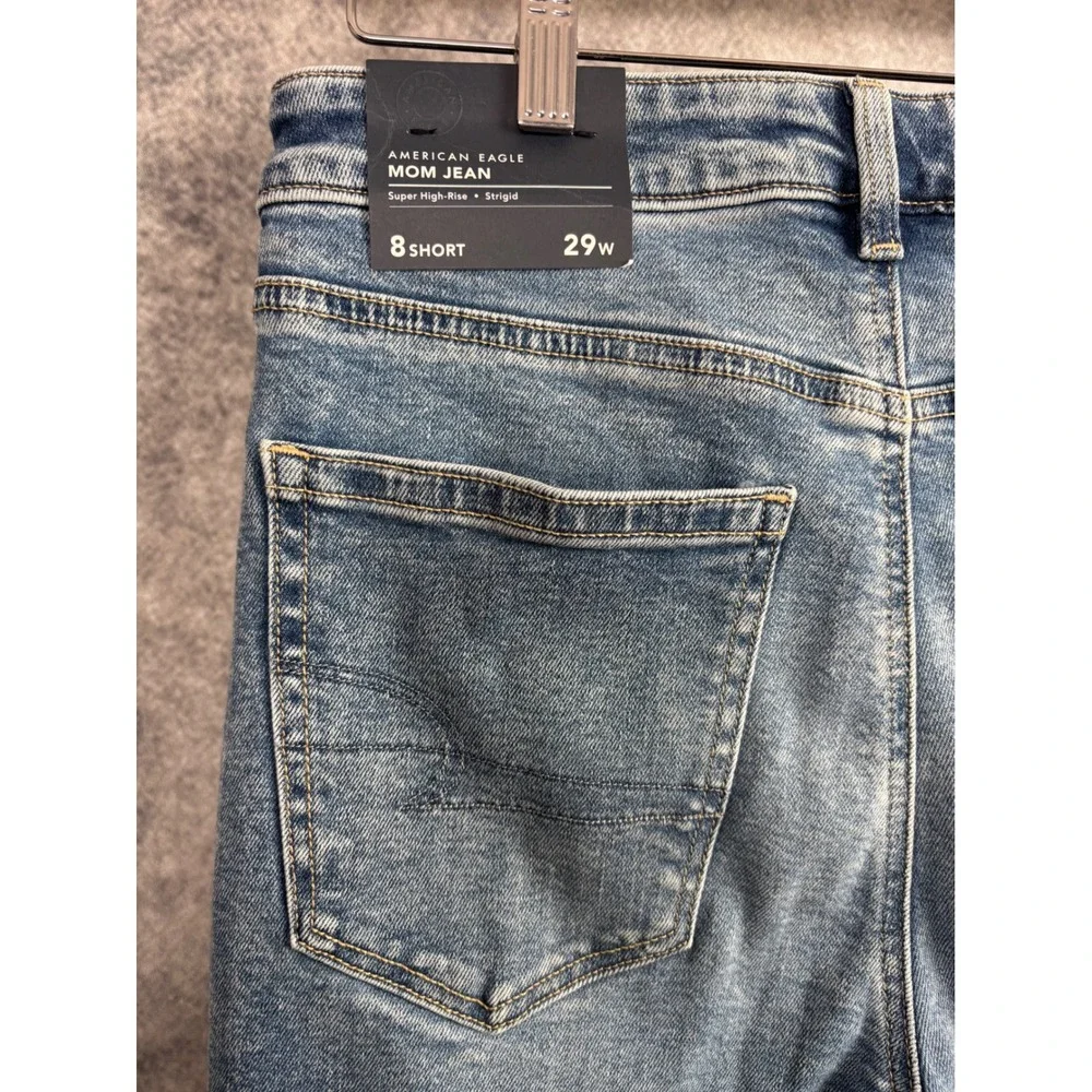 American Eagle Women's Super High Rise Distressed Mom Jeans Size 8 Short NWT - Picture 7 of 9